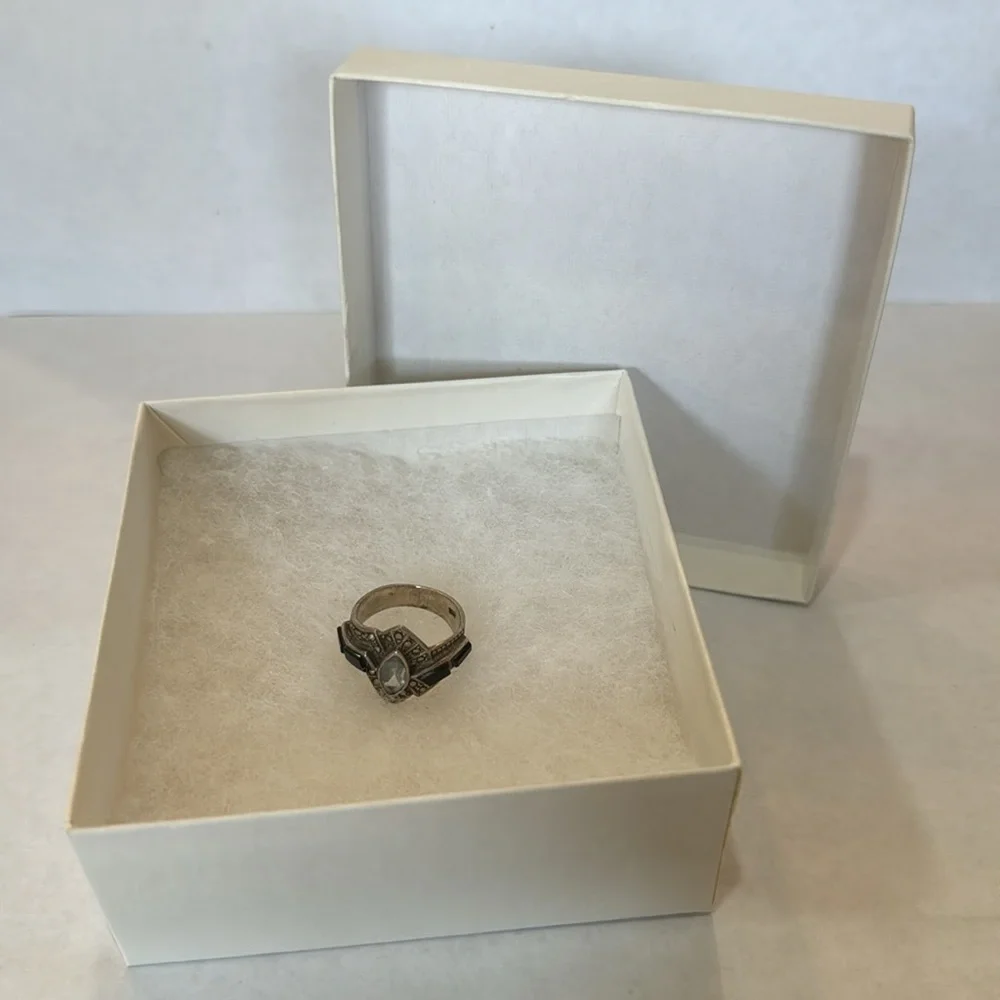ART DECO MARKED 925‎ BLACK ONYX AND MARCASITE RING SIZE 6.5